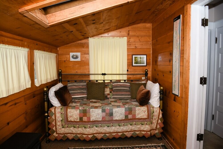 Bed & Breakfast Clay Corner Inn