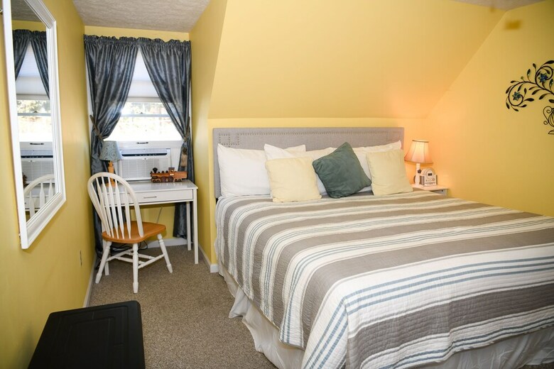 Bed & Breakfast Clay Corner Inn