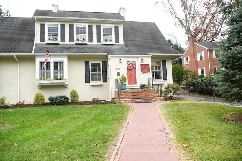 Bed & Breakfast Clay Corner Inn
