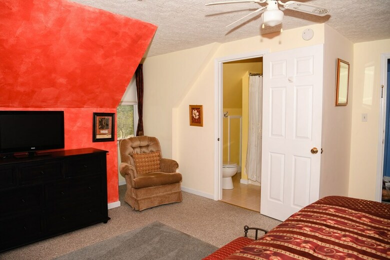 Bed & Breakfast Clay Corner Inn
