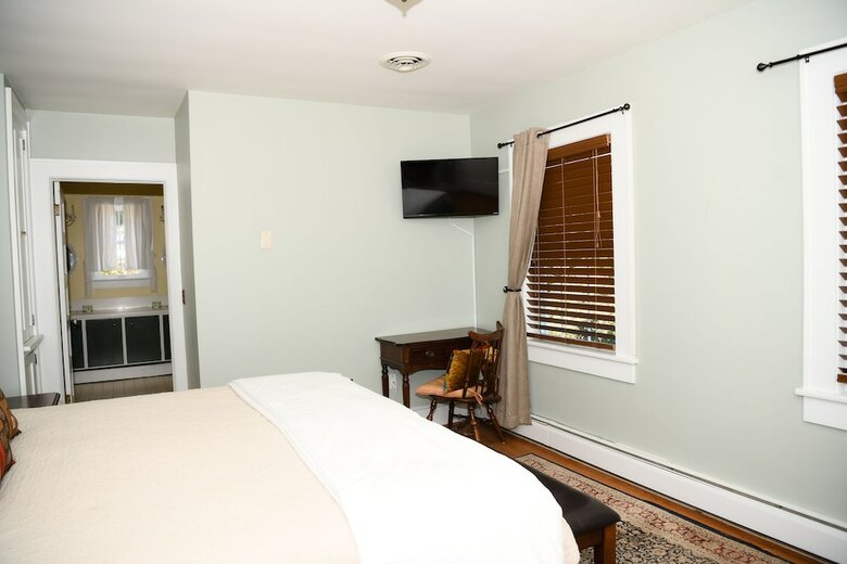 Bed & Breakfast Clay Corner Inn