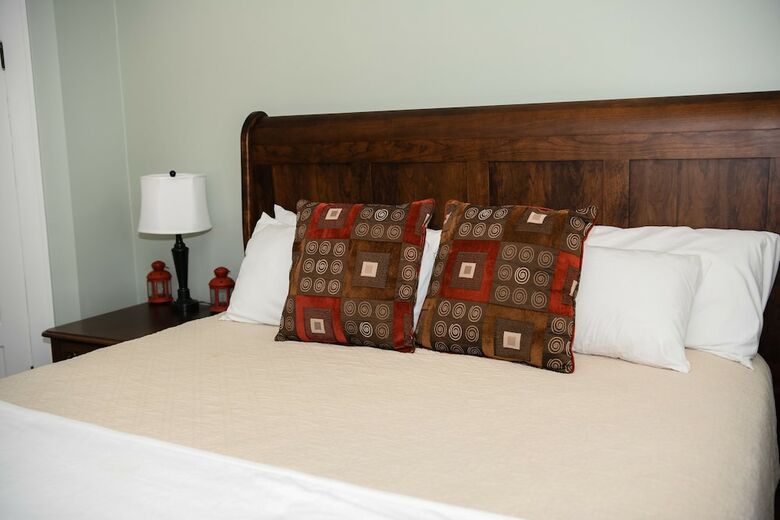Bed & Breakfast Clay Corner Inn