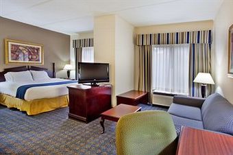Holiday Inn Express Hotel & Suites Lawrenceville