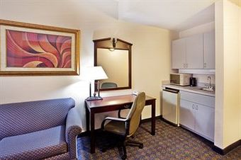 Holiday Inn Express Hotel & Suites Lawrenceville