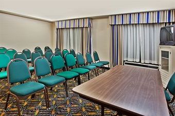 Holiday Inn Express Hotel & Suites Lawrenceville