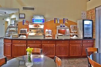 Holiday Inn Express Hotel & Suites Lawrenceville