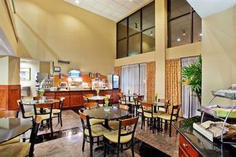 Holiday Inn Express Hotel & Suites Lawrenceville