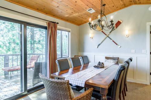 8917 Glen Dr Cabin