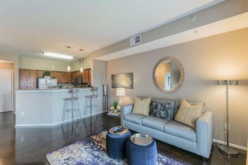 Deluxe Channelside Apartment (bc-c522)