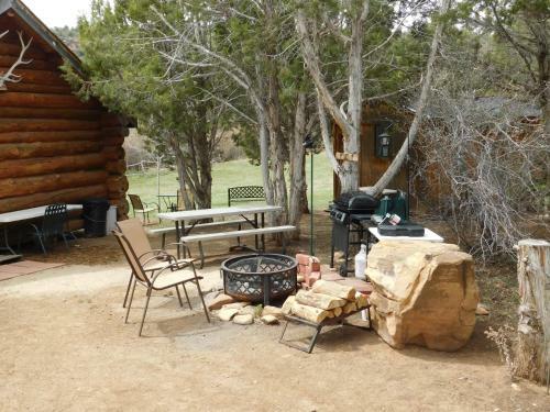 Abajo Haven Guest Cabins