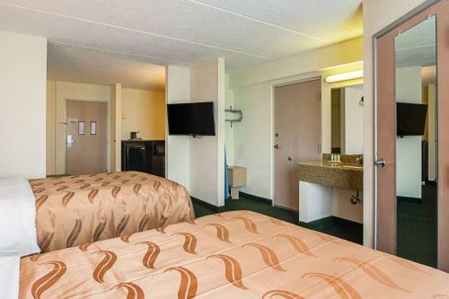 Hotel Ramada Limited & Suites - Airport East/forest Park