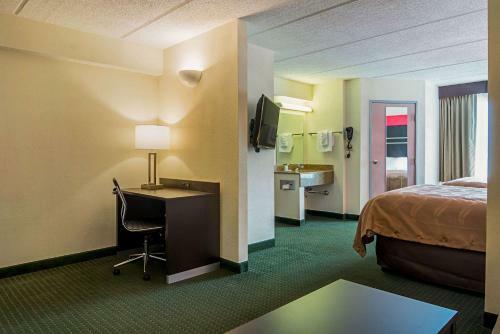 Hotel Ramada Limited & Suites - Airport East/forest Park