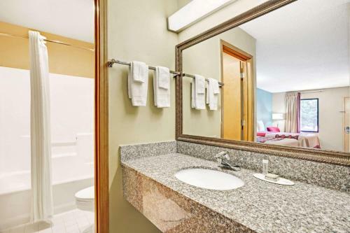 Hotel Super 8 Forest Park