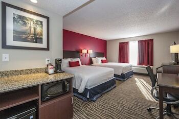 Ramada Columbus Hotel And Conference Center