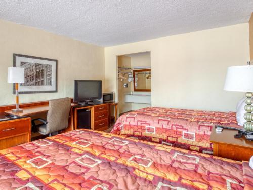 Motel American Atlanta Inn And Suites