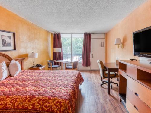 Motel American Atlanta Inn And Suites