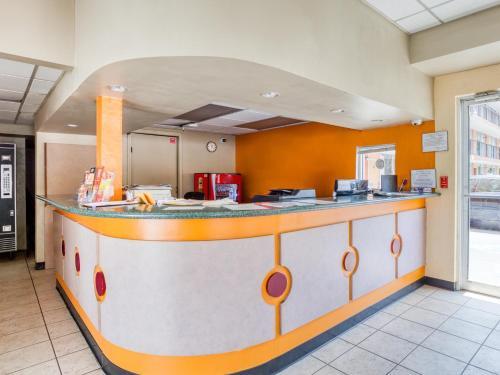 Motel American Atlanta Inn And Suites