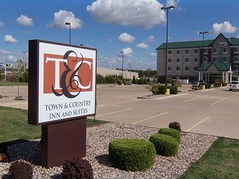 Hotel Town & Country Inn And Suites