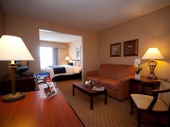 Hotel Town & Country Inn And Suites