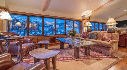 Apartamento Penthouse At The Peaks 623 Apts