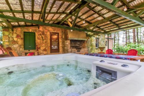 Laurel Lodge