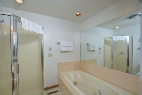 Quiet Reflections Three-bedroom Holiday Home