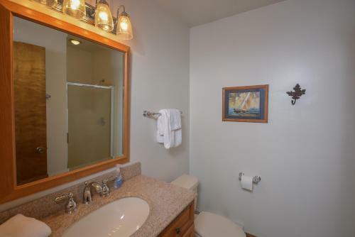 Quiet Reflections Three-bedroom Holiday Home