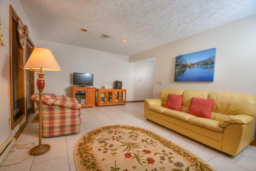 Majestic View Three-bedroom Townhome