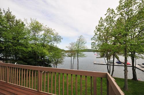 Majestic View Three-bedroom Townhome