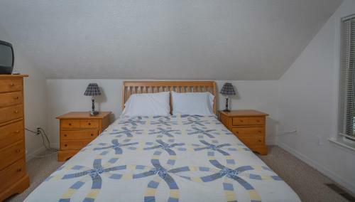 Crystal Lake Five-bedroom Holiday Home