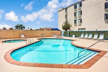 Days Inn & Suites Heritage Hotel