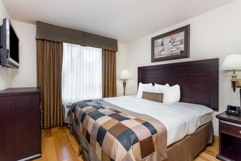 Hotel Wingate By Wyndham Lagrange
