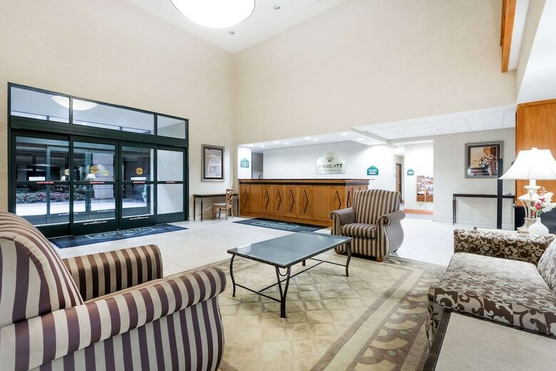 Hotel Wingate By Wyndham Lagrange