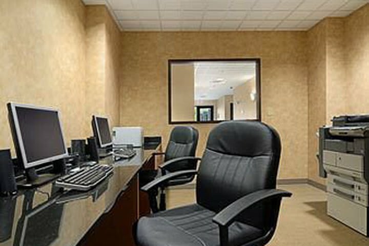 Hotel Wingate By Wyndham Lagrange