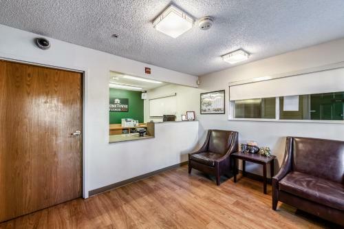 Hotel Hometowne Studios By Red Roof Austin