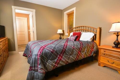 Serenity Summit Five-bedroom Holiday Home