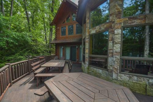 Sunset Delight Nine-bedroom Holiday Home