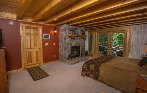 Sunset Delight Nine-bedroom Holiday Home