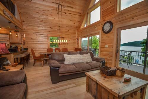 Morningside Lodge Four-bedroom Holiday Home