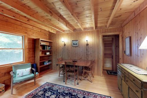 Charloon Cabin
