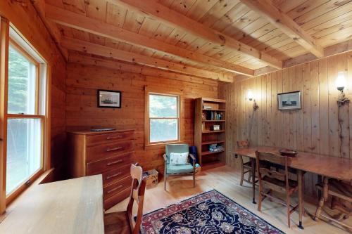 Charloon Cabin