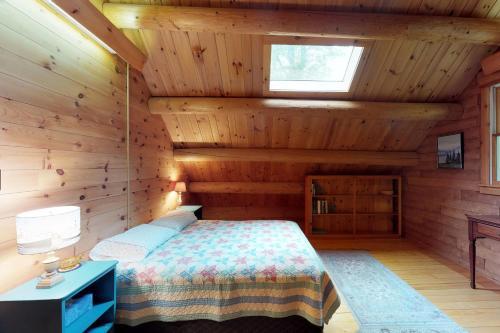 Charloon Cabin