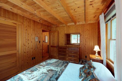 Charloon Cabin