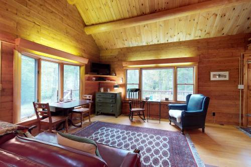 Charloon Cabin