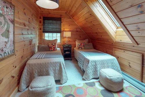 Stunning Lake View Cabin