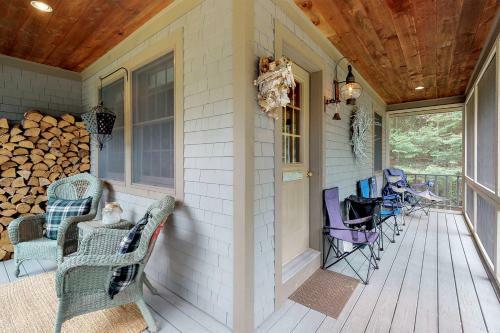 Stunning Lake View Cabin