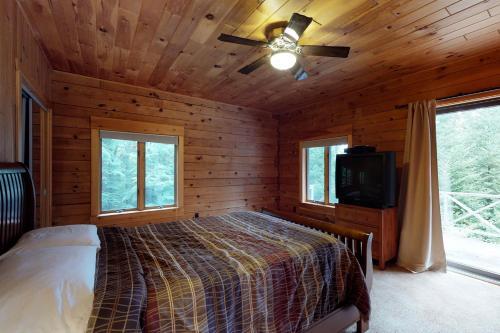 The Harfords Point Lodge