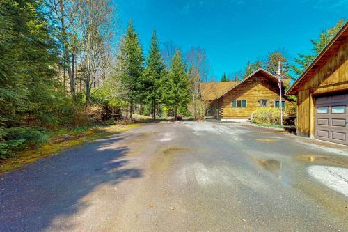 The Harfords Point Lodge