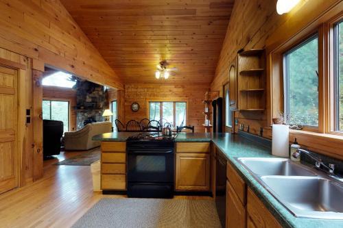 The Harfords Point Lodge