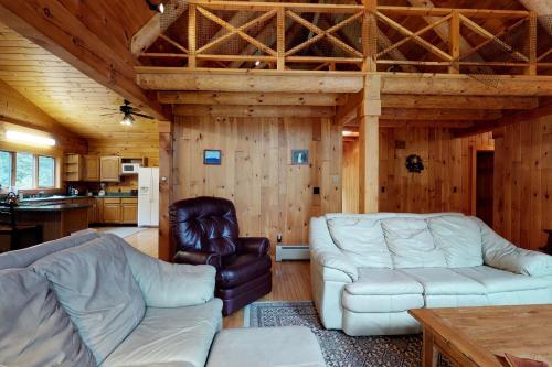 The Harfords Point Lodge